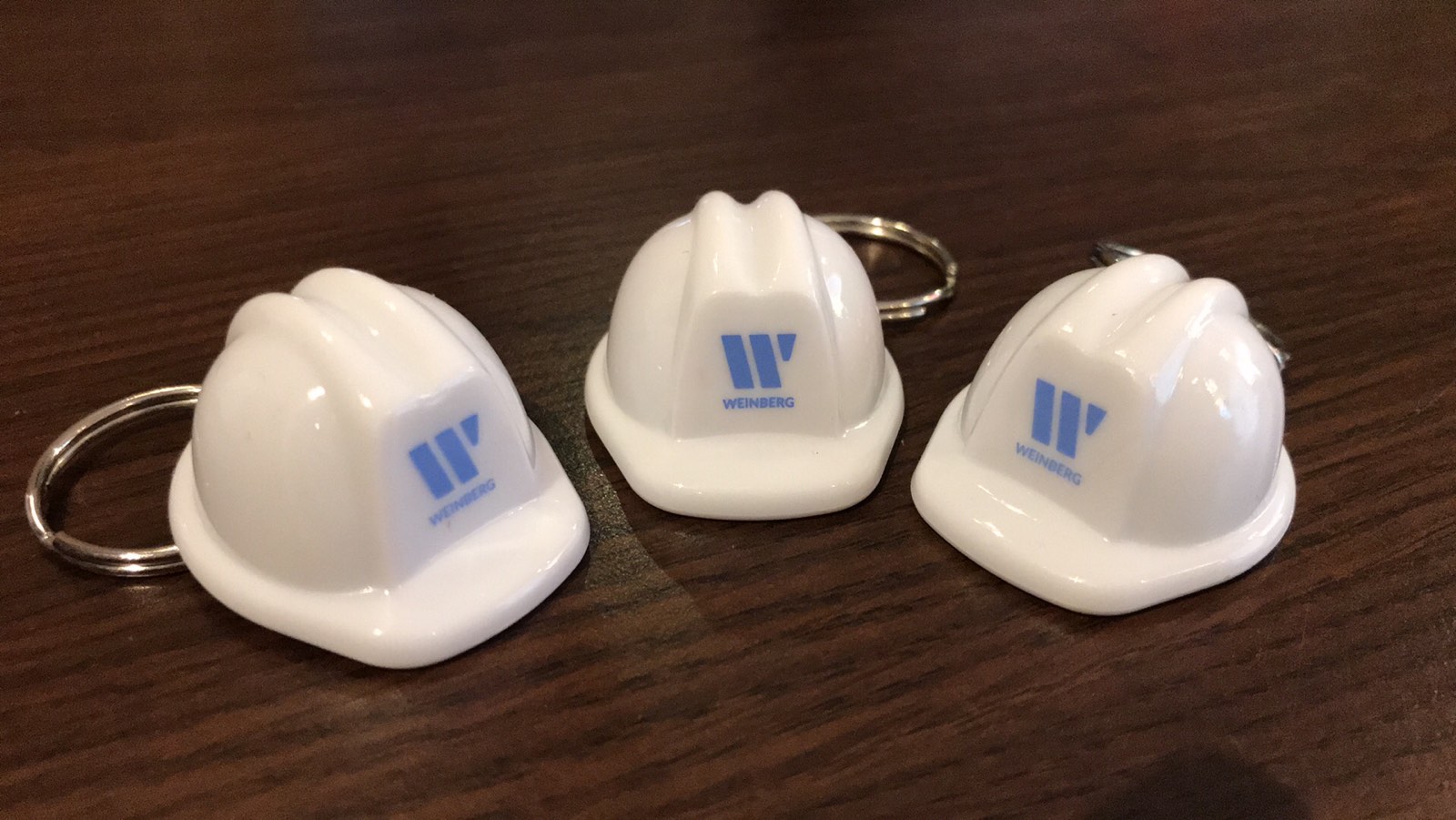 Weinberg sisak kulcstartó